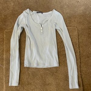 brandy melville long sleeve shirt size small